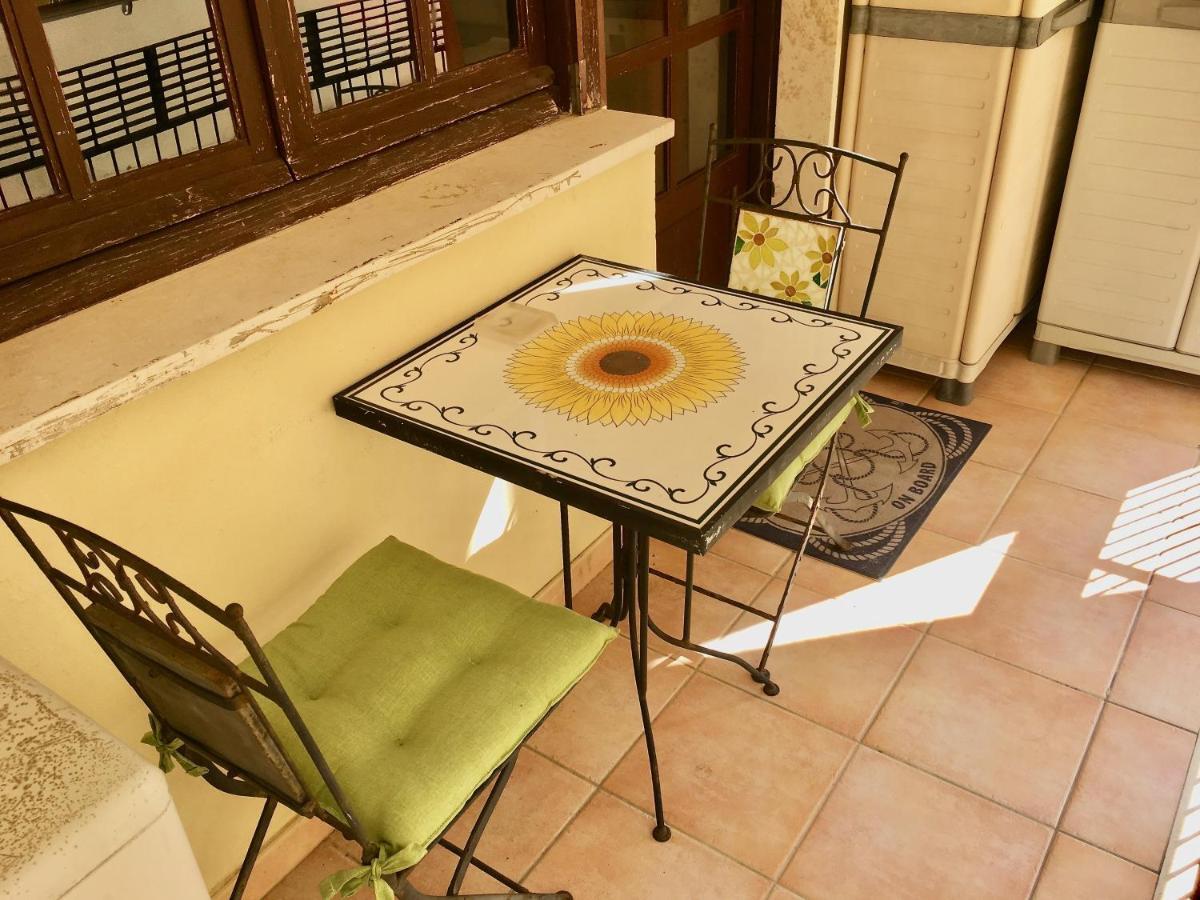 Casa Delfino - Appartamento Centro Storico A Due Passi Dalla Spiaggia & Mare, Porto & Ferrovia شيفيتافيكْيا المظهر الخارجي الصورة